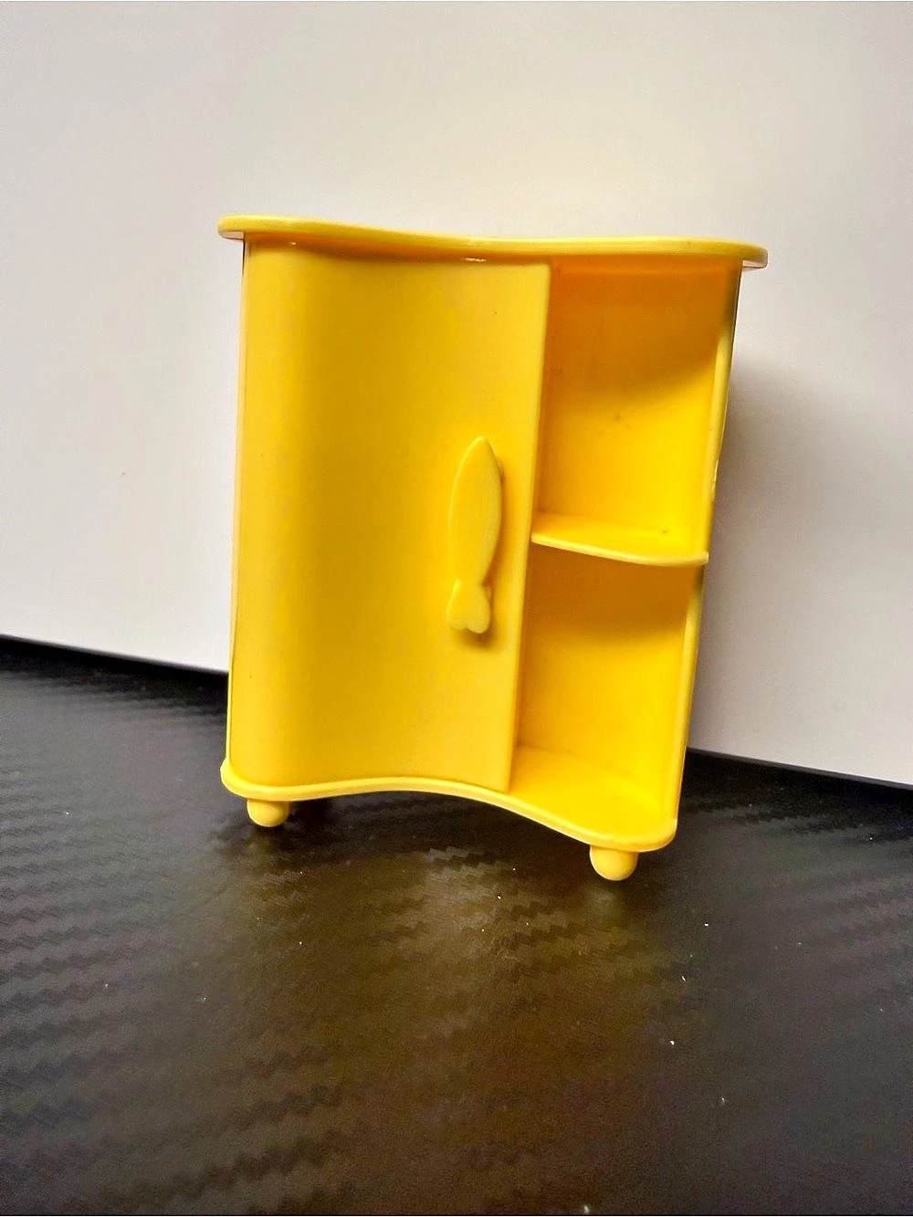 MGA Yummi-Land Soda Pop Girls Yellow Cabinet Accessory 2006